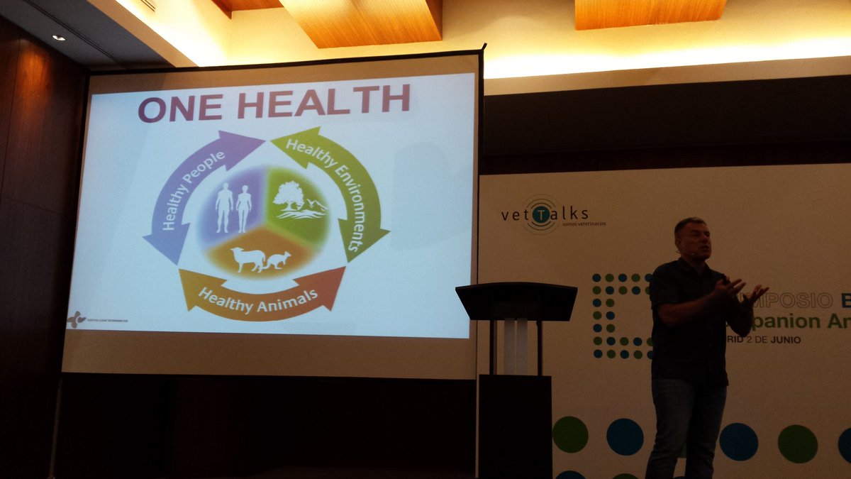BayerEspana's tweet photo. El Dr. Roura aborda el concepto #OneHealth, que engloba la salud humana y animal #SimposioBayer https://t.co/4kMDWtpiV5
