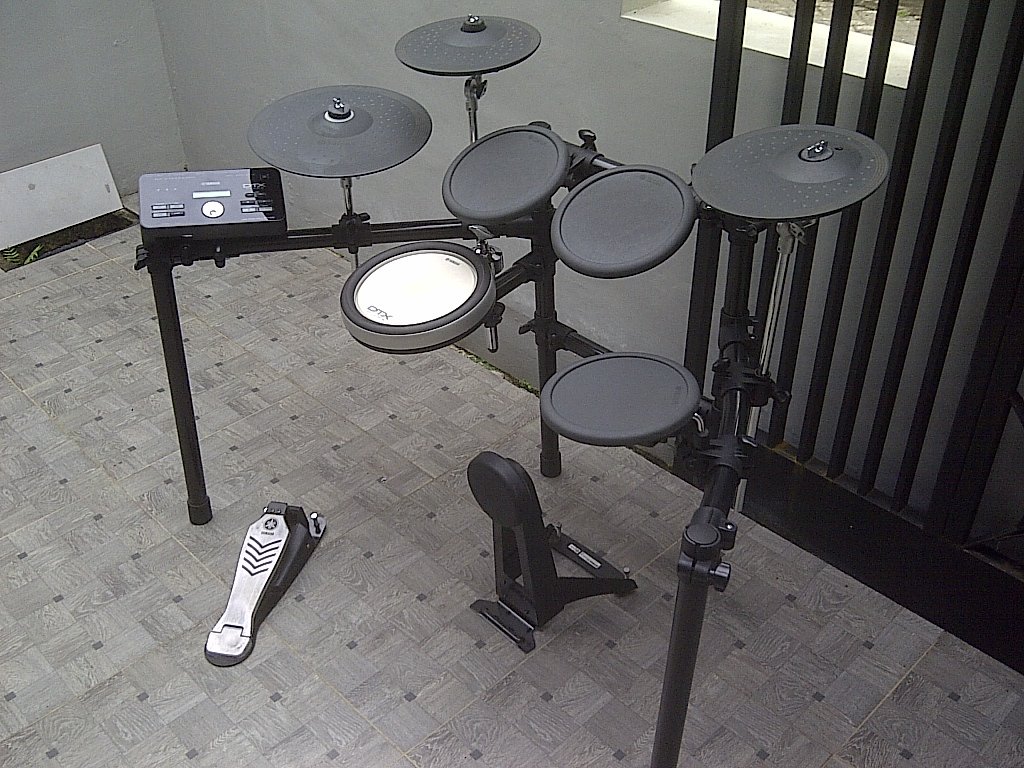 #WTS yamaha dtx 522k kondisi muluss sangat lengkap dus+buku..lokasi semarang..minat lgsg cp ada di bio <a href="/DrumBagus/">@DrumBagus</a>