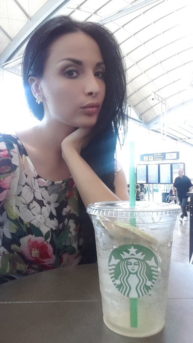 OMG my flight to  Barcelona  has been delayed  and I have to wait 7 hours in the airport ??? https://t