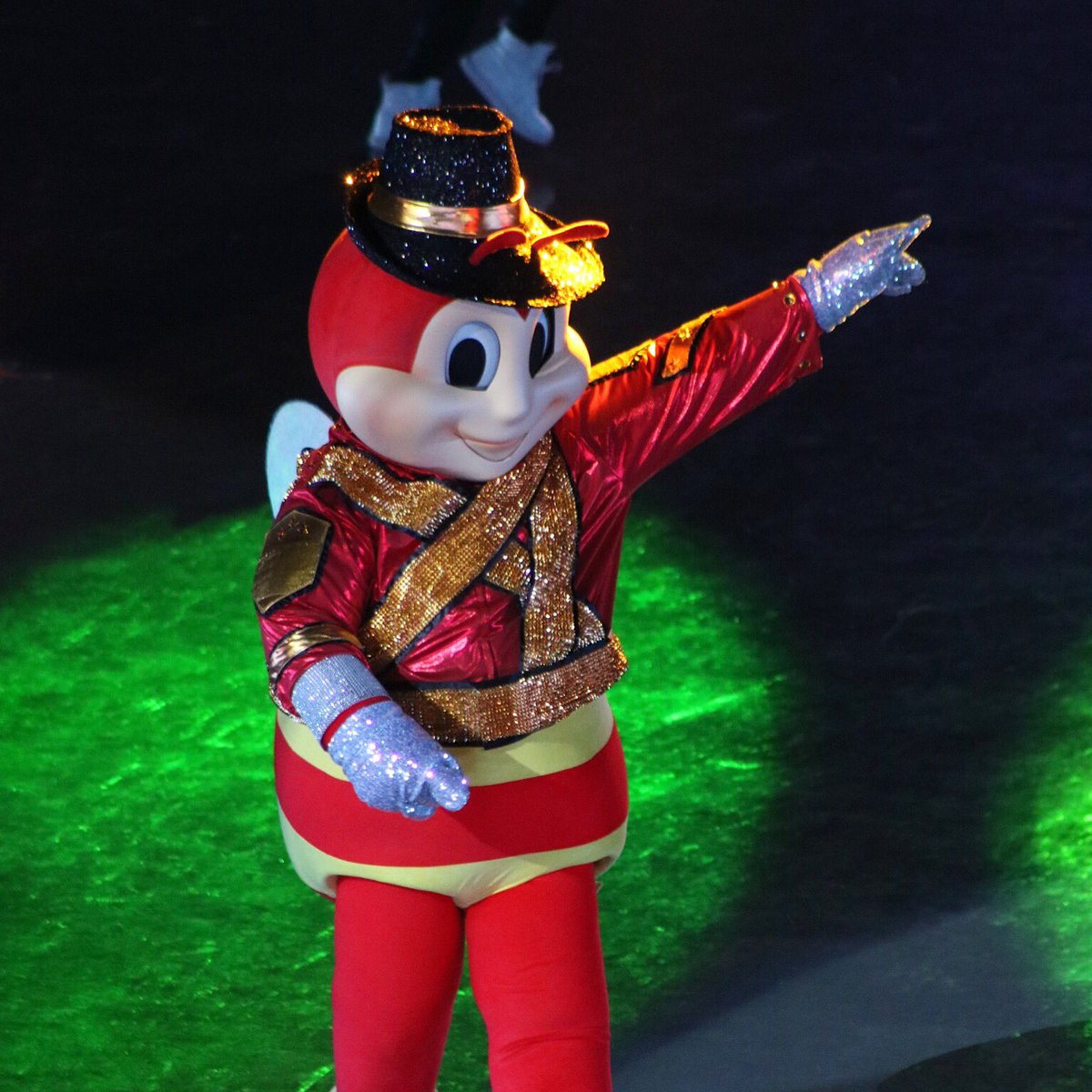 MOAArena's tweet photo. Also #SpottedAtMOAArena last May 31 for the #GForceProject2016 #DancexGlamp: @Jollibee! #Jollibee #Dance #GForce https://t.co/TefslOzELy