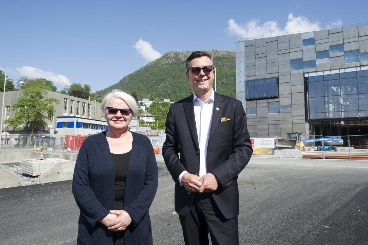 UiB vil opprette et nytt kunstnerisk fakultet! Vi ønsker @KHiBergen velkommen til oss!  buff.ly/1X0fhzM