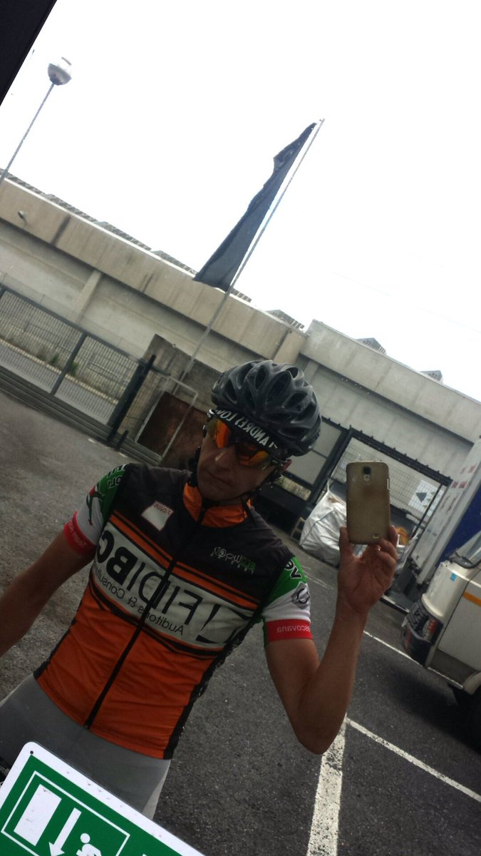 GarageDiabolico's tweet photo. Schivando il maltempo.. #flandreslove @GarminFitness @senzabici #fidibc https://t.co/9Oz2ByAfwh