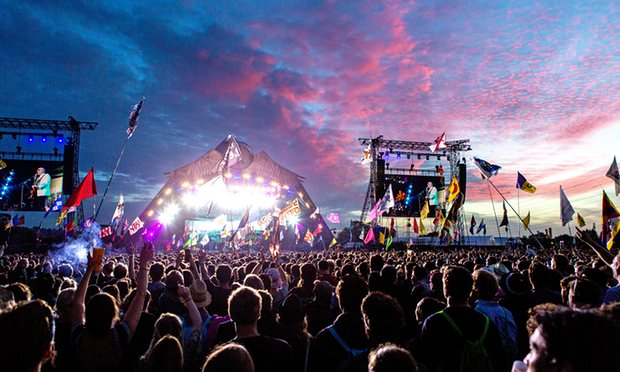 Мюзикл красивые картинки. Под куполом фестиваль музыки. Mamma mia мюзикл. The weeknd die for you. Isle of wight festival 2019.