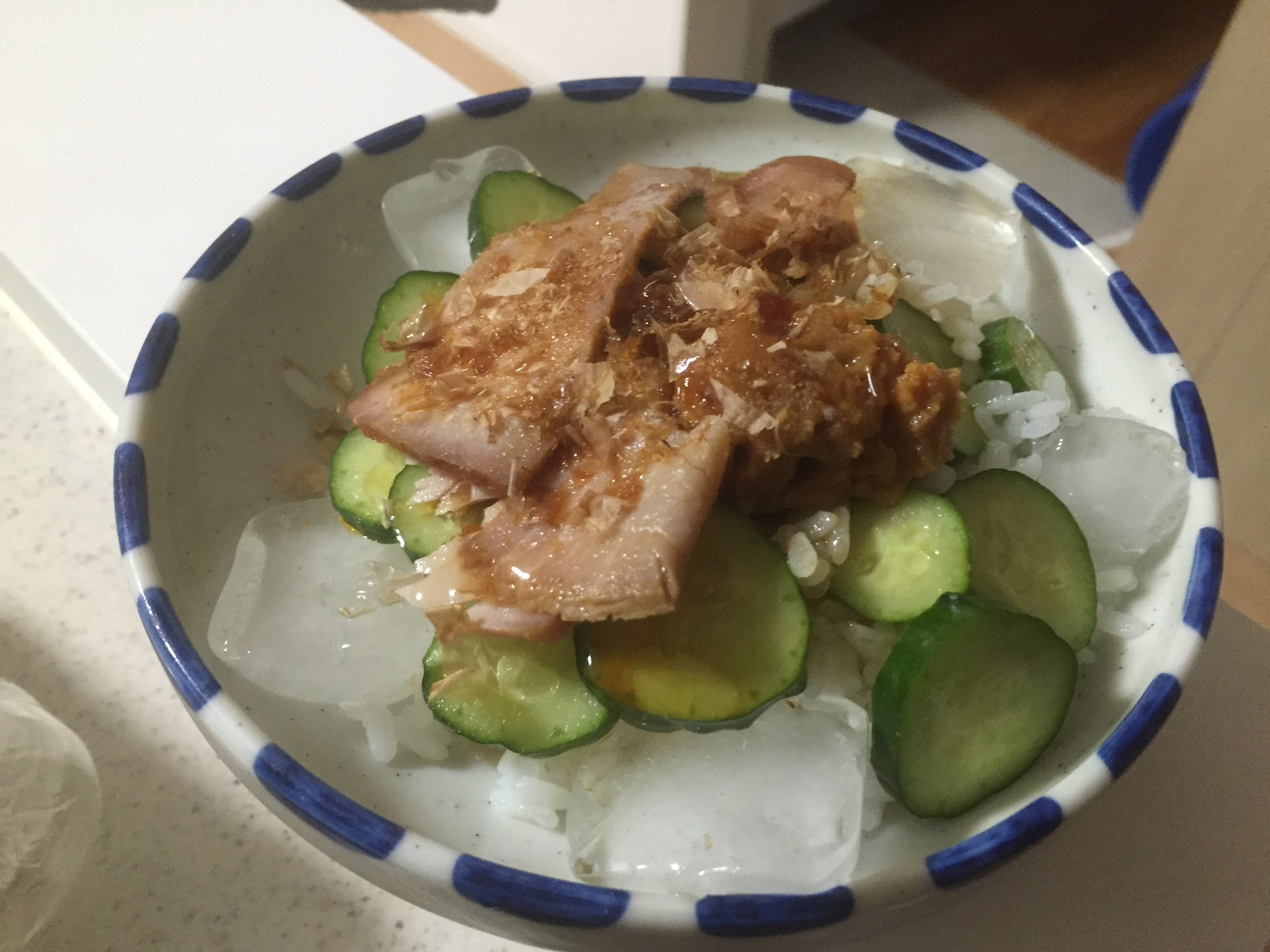 夕 くれまさんのツイート 食後のおやつにくまみこで出てきた 水かけご飯 こと水まま作りました 梅が苦手なので代わりに焼き豚を