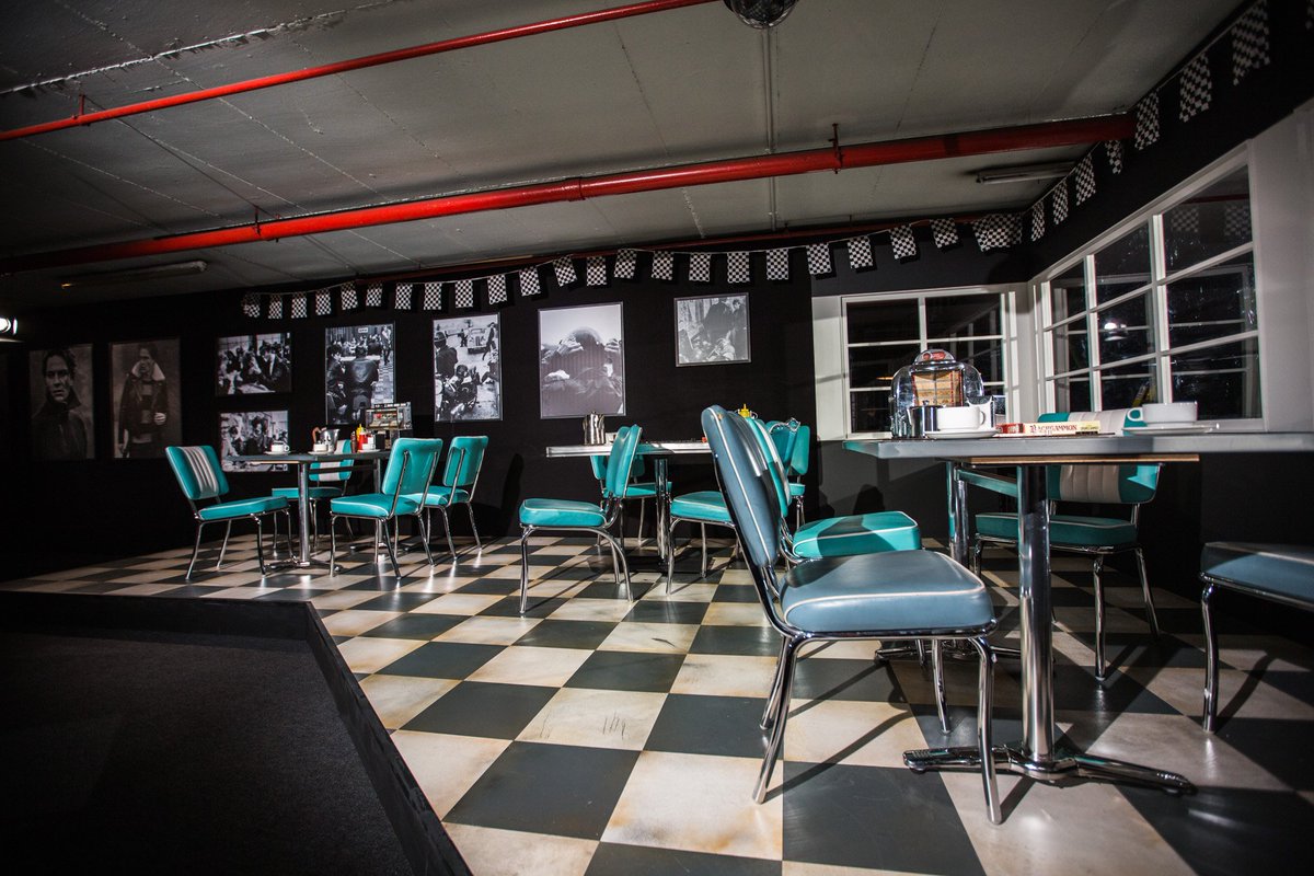 A #TBT 
We worked for <a href="/mybeautifulcity/">My Beautiful City</a> &amp; created this for @Belstaff #Fashionshow #LCM #mybeautifulcity

#lovelondon