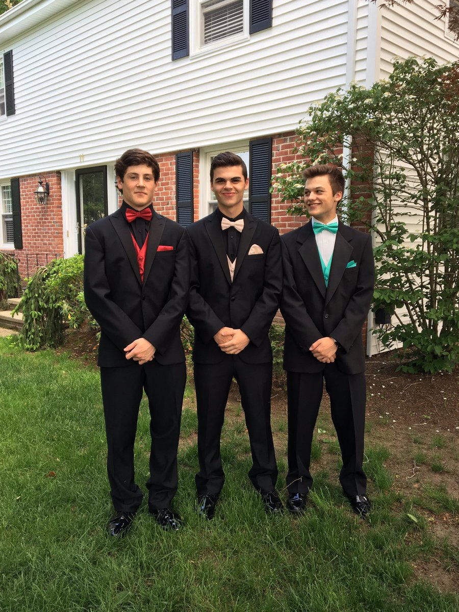 Jbelisle14's tweet photo. @Brian_Simpson8 happy birthday to my best bud. live it up kid #lineys #bitaa https://t.co/5ZlP3nvXnN