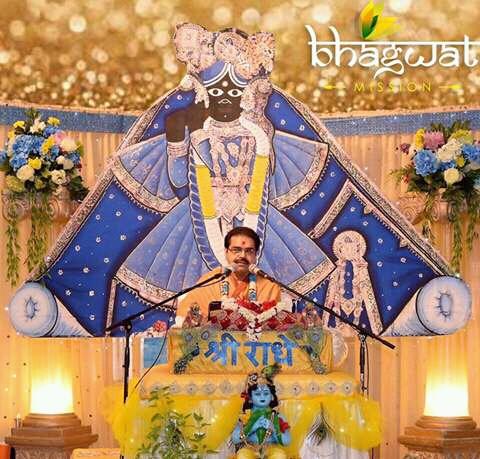 @gauravkrishnag 
@bhagwatmission pranam badeguruji k shri charno mein dadwat pranam
awasome dacorations
jay ho(JSR)