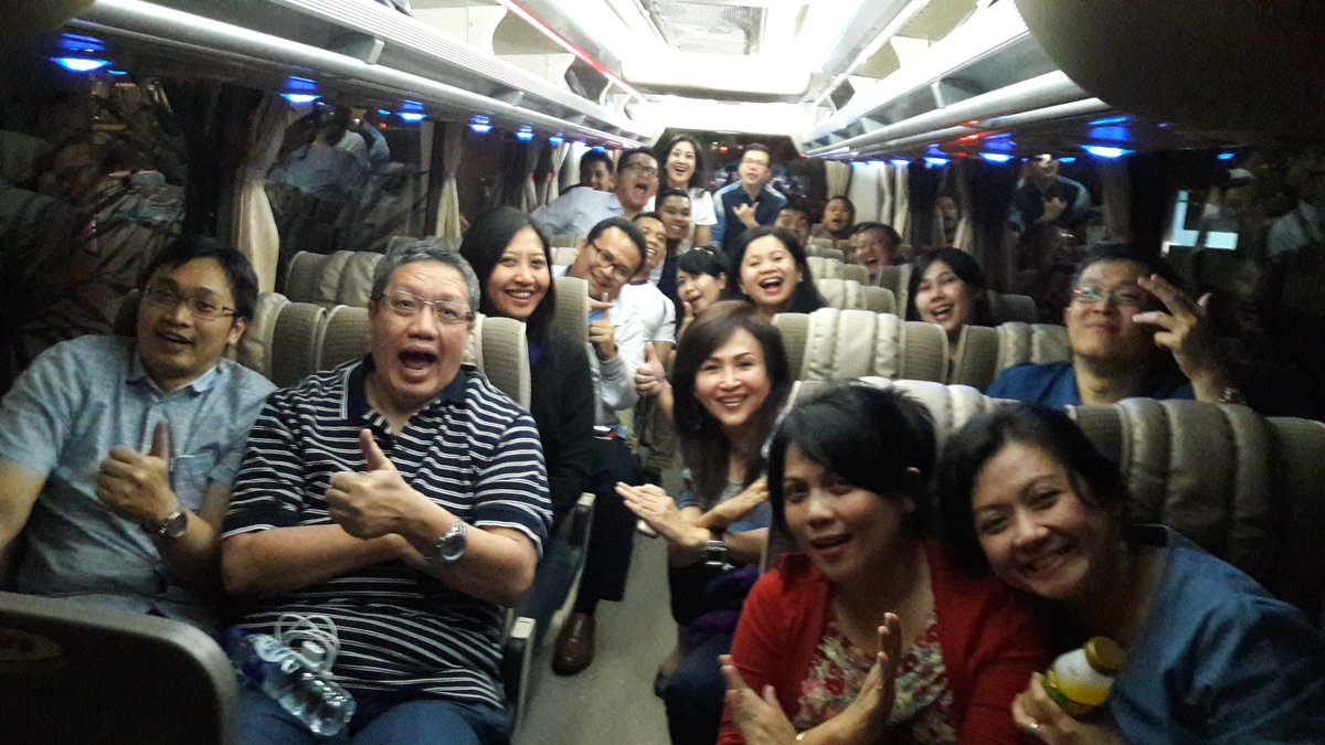 FnkZhu02MLq5ssh's tweet photo. Dinnerrrr#ICMGroup1 #ProudofAxaMandiri #ProudofAxa https://t.co/xfECmOvPnf