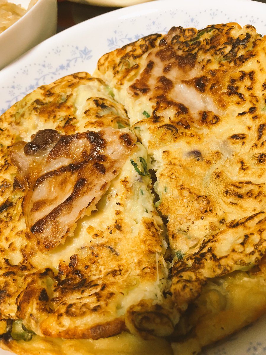 onoshit's tweet image. やっほー！(^O^)
久々オノシメシ( ^ω^ )
今日はお野菜たくさんあったのでお好み焼きとチャプチェ作ったのだ♪( ´▽｀)

チーズ入れたからとんでもなく美味しかったどー( ^ω^ )
#wrongcity
#オノシメシ