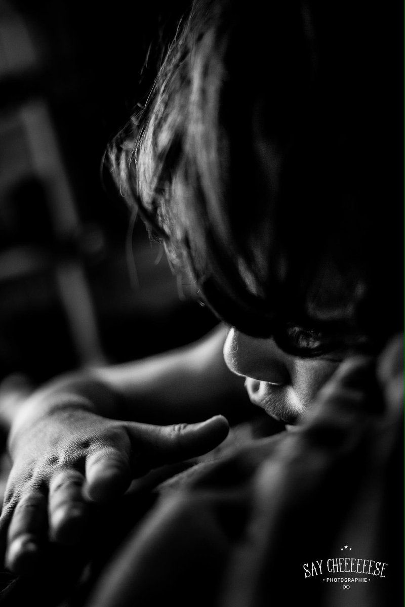 Call_me_Lyli's tweet photo. #maman #calin #littlemisssunshine #amour #N&amp;B #photographe #saycheeeeeesephotographie #callmelily https://t.co/Xa26nm0o0u