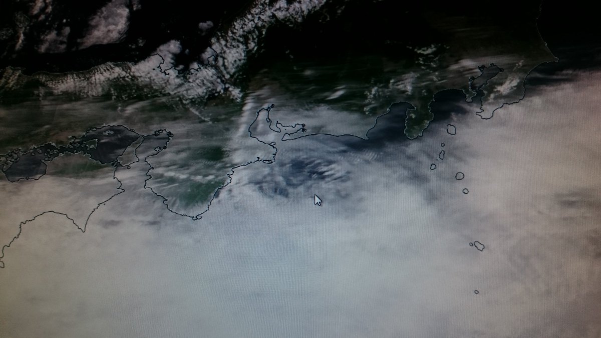 ALPHAtoZETAjpn's tweet photo. #NASA_WORLDVIEW #雲 
6月1日(水)きのうの人工衛星からの雲画像です☁
マウスオンしている部分の雲の薄い範囲…❔中心点ぽい所がある…ように見える…が気のせいか💧。 https://t.co/JWQli6IWnb