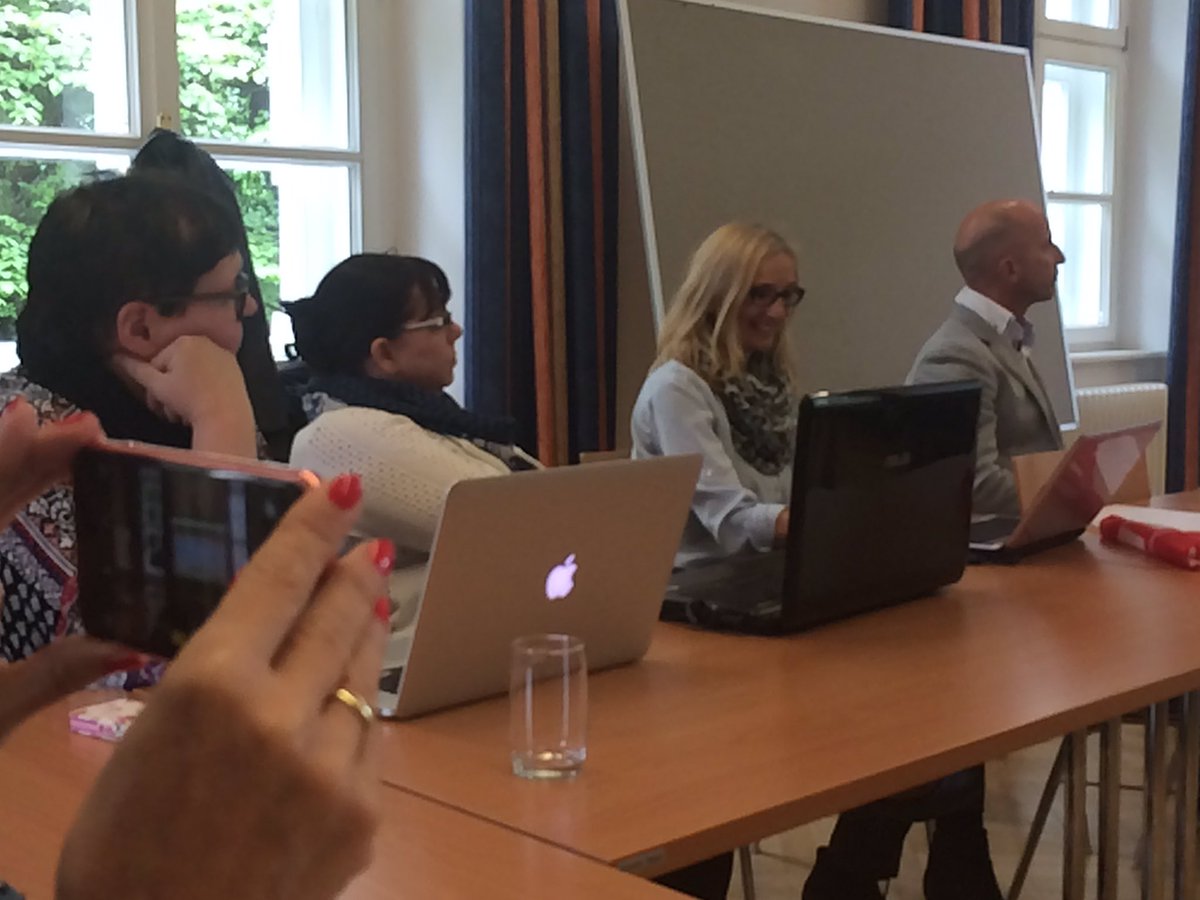 #hlgt3c Gespannt wird den Ausführungen bei den Abschlusspräsentationen gelauscht