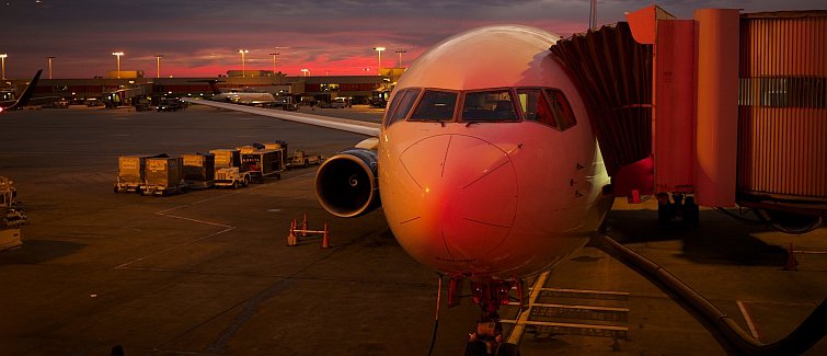 Her er bøkene som varer like lenge som flyturen. stavanger-kulturhus.no/STAVANGER-BIBL… <a href="/SVG_airport/">Stavanger Lufthavn</a> #sølvberget #lesetips #boktips