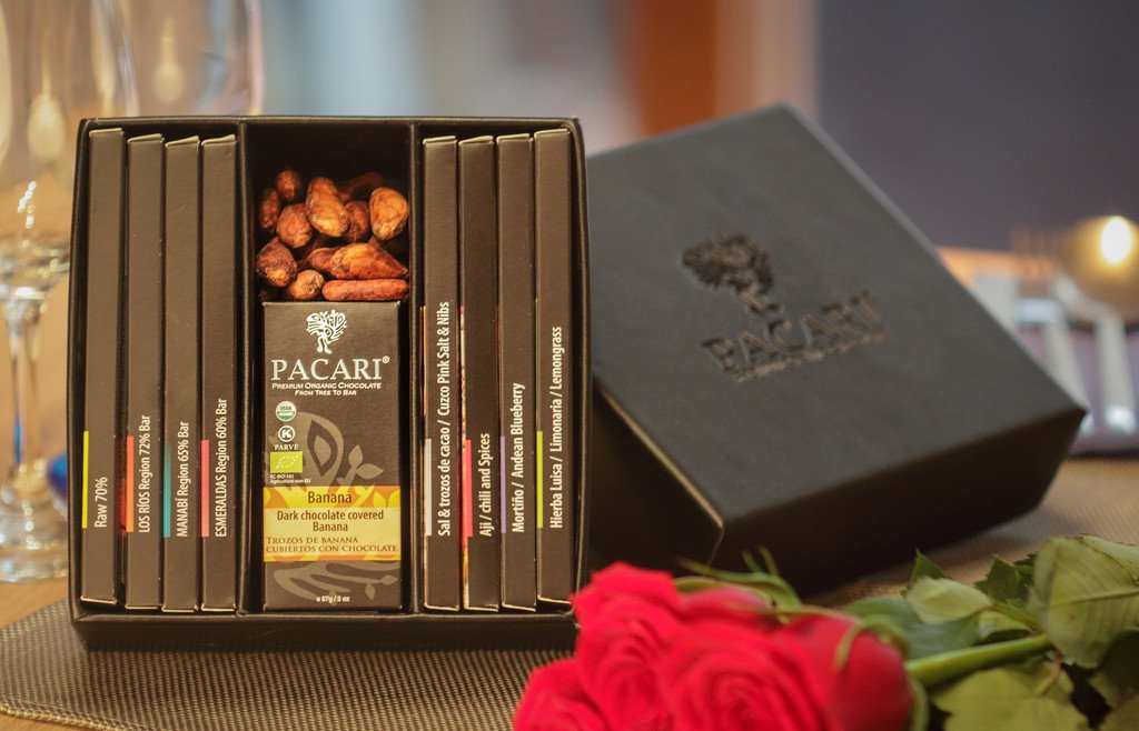 The perfect gift this #FathersDay - Large Chocolate Library in Real Leather Gift Box ow.ly/8IVm300NRw0