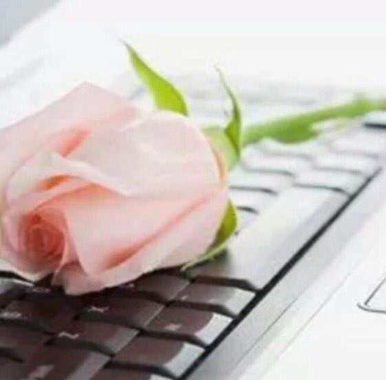 عادى دع الجميع يرون افضل مالديك واوضح لهم انك ترى افضل مالديهم 🌹