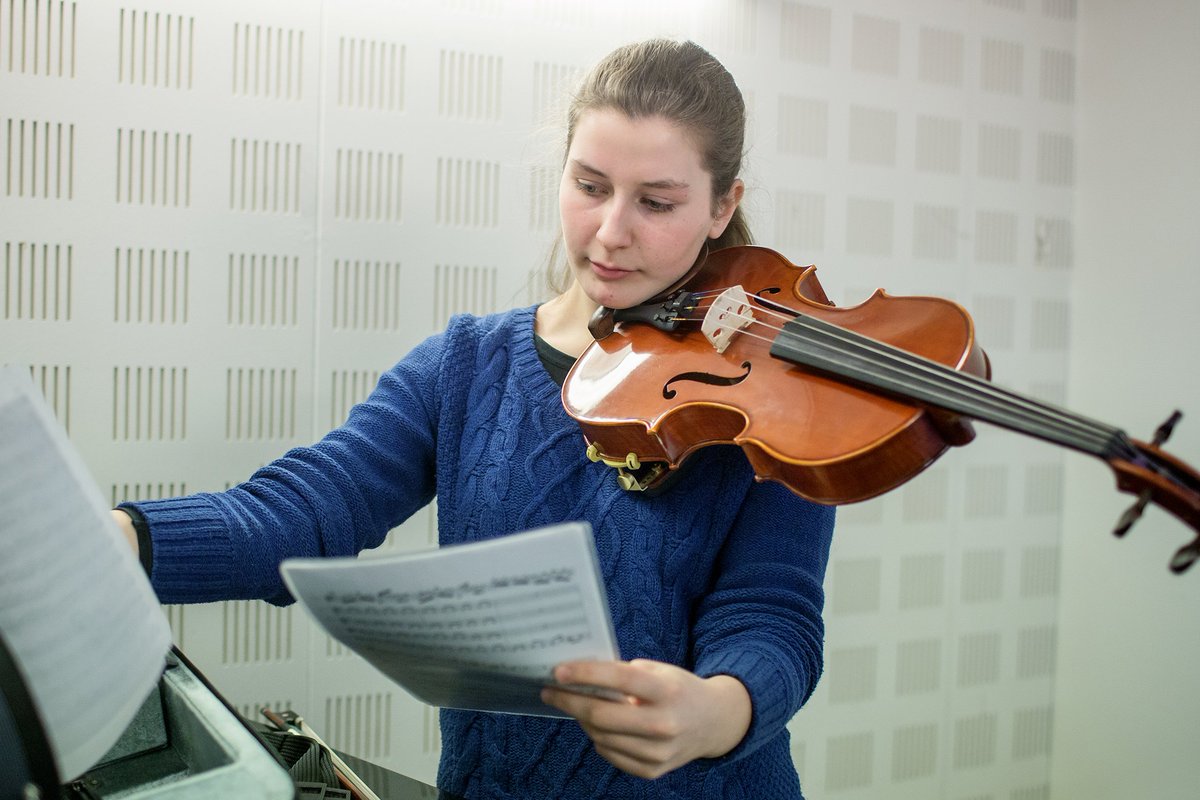 Griegakademiet har funnet tonen med @KHiBergen! Nå er kunstnerisk fakultet ved UiB på vei! buff.ly/1X0nUKW