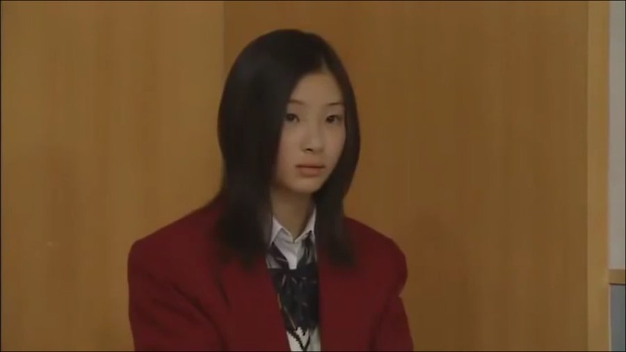 足立梨花の高校は三重で剛力彩芽が同級生 中学校はどこ サッカー好き 芸能人の学歴まとめ