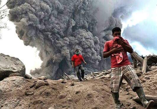 Kalian mungkin sudah tahu, beberapa hari yang lalu Sinabung kembali erupsi dengan dahsyatnya. #SinabungMemanggil