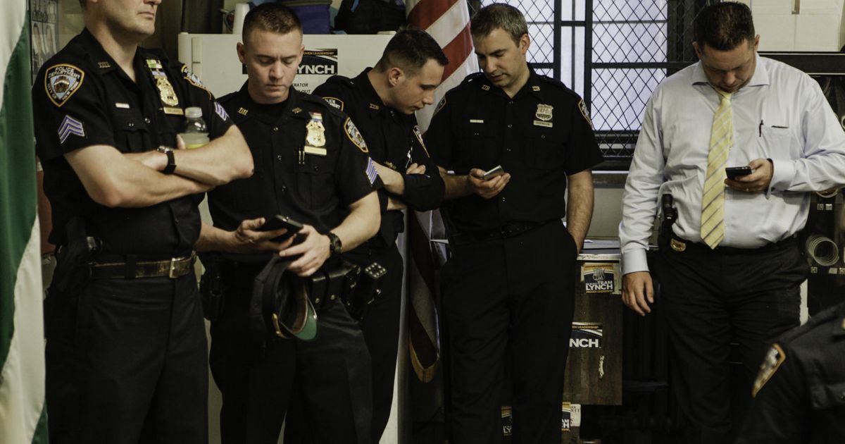 engadget's tweet photo. NYPD's smartphone program is shortening crime response times https://t.co/ZefSEBjHuO https://t.co/7KbvCyBMvw