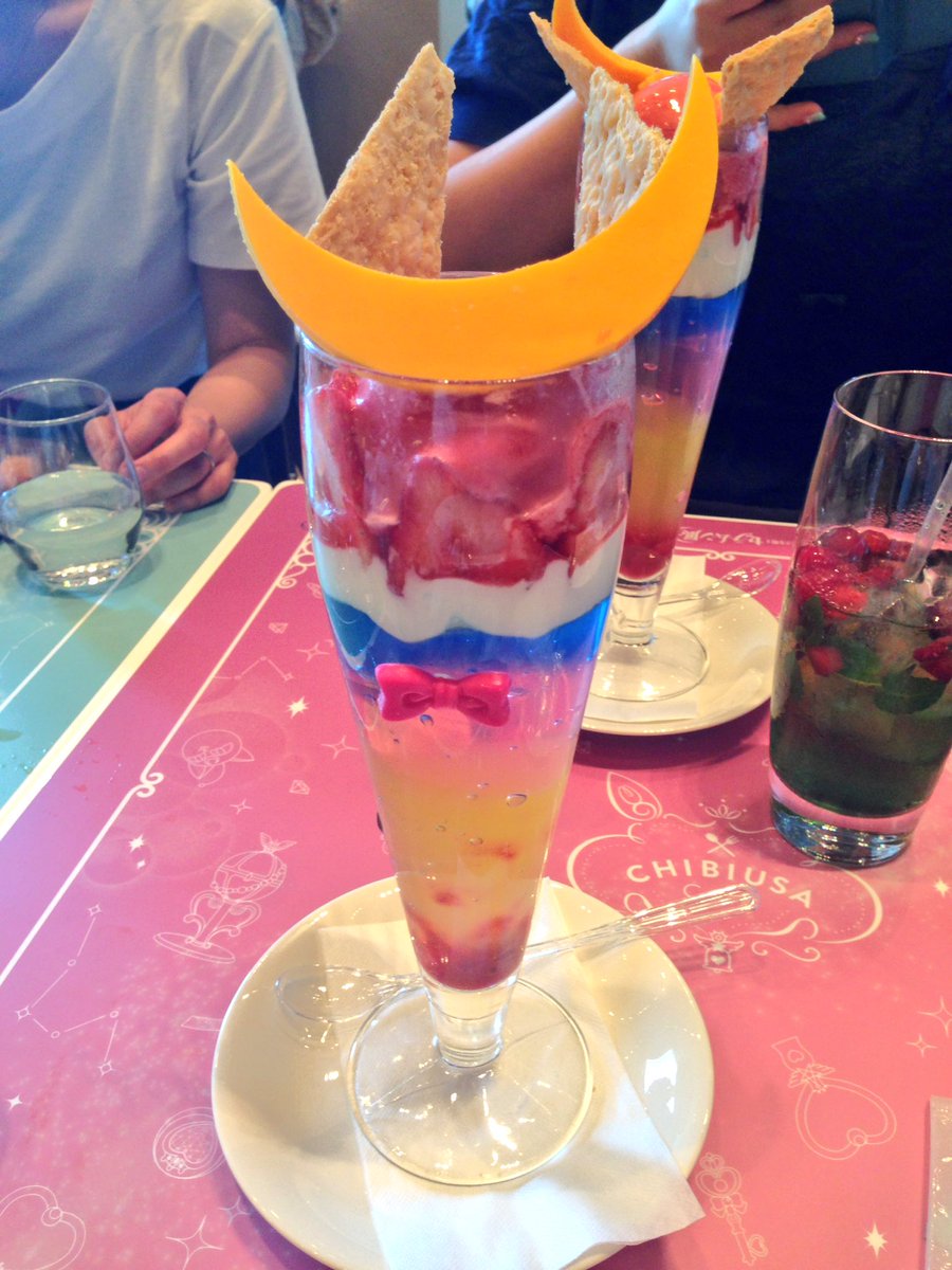 そうそう、この前セーラームーン展に行って、セラムンカフェでパフェを頼んだんですよ。その時のパフェがどちらかというと伊達政宗だった事をお知らせします。