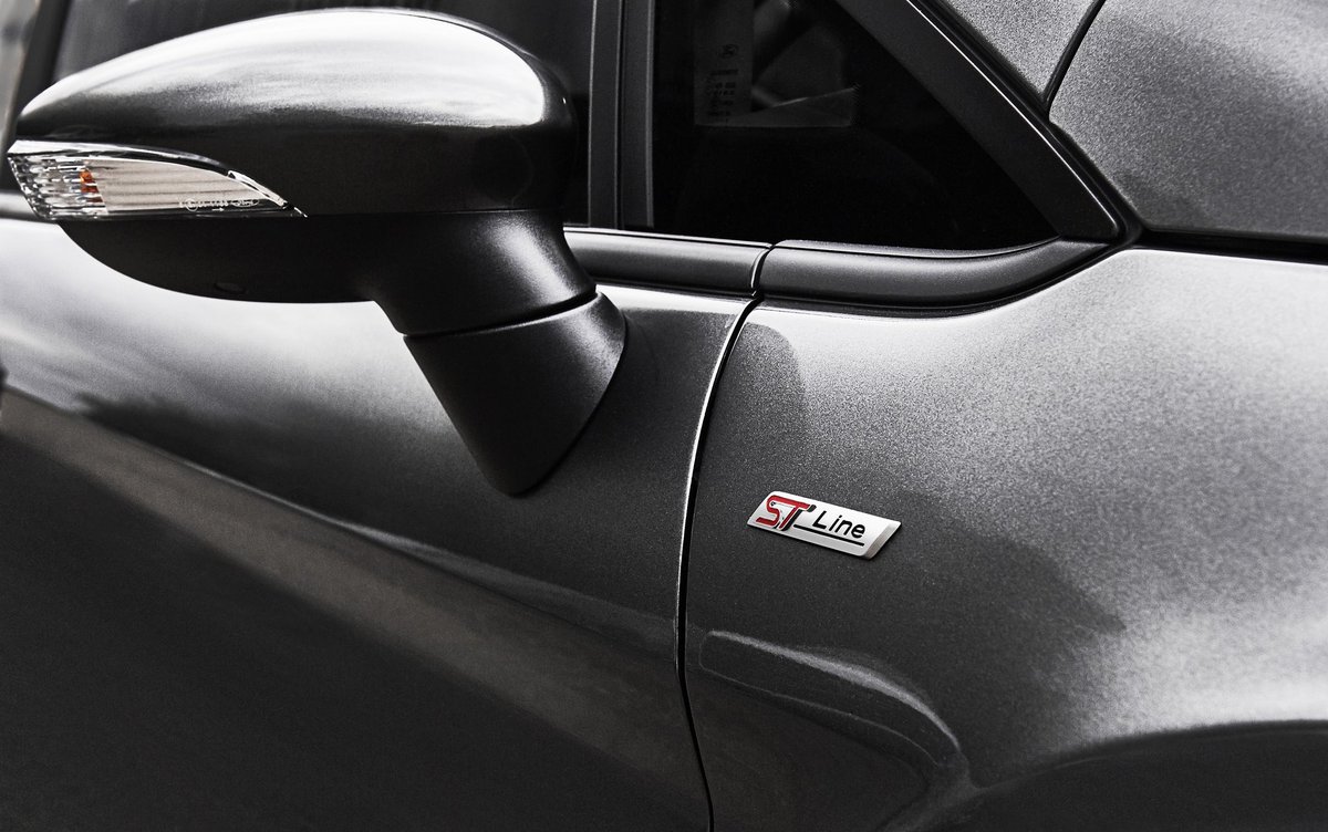 FordNewsEurope's tweet image. Ford launches new ST-Line range of models inspired by #FordPerformance vehicles bit.ly/FordAnnounceme… ^RW
