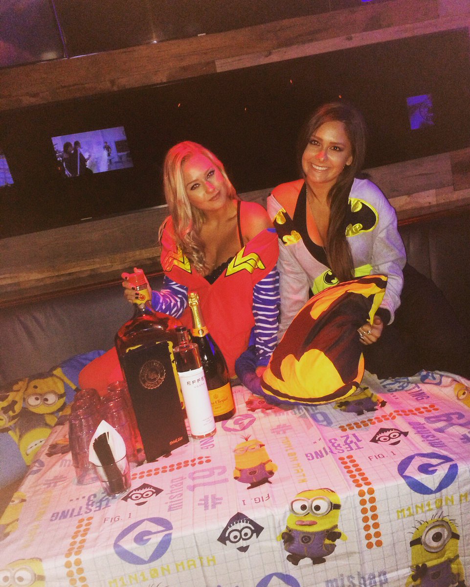 lasocialchi_'s tweet photo. Wear your PJs to LA Social tonight for our Pajama Party!!! 🍾 https://t.co/i2I8qxBnSi