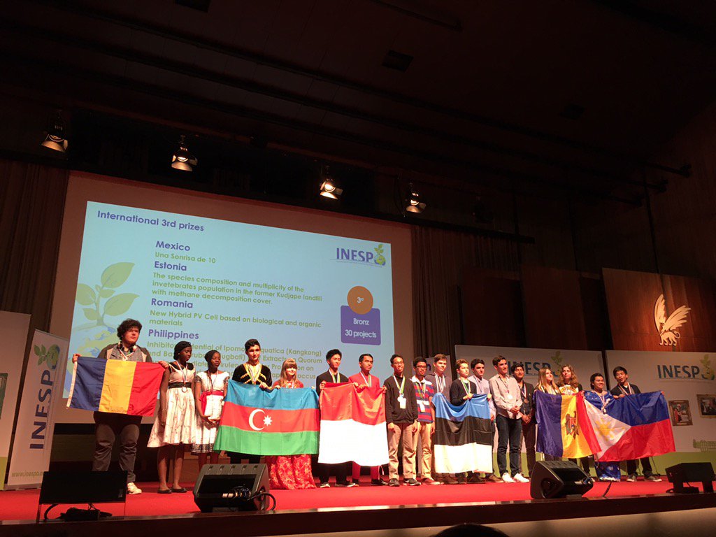 SaniyeCalkin's tweet photo. Geweldige prestaties ontvangen de prijzen. Tientallen jongeren van over de hele wereld, uit 49 landen. #INESPO2016 https://t.co/MF2tUugbpJ