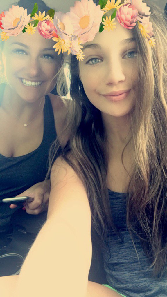 maddieziegler's tweet image. It's THE @ninalinhart wow my life is complete 😍