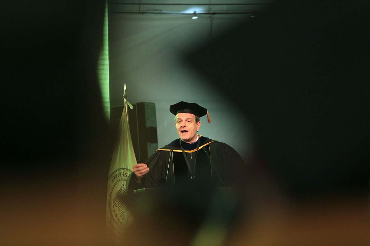 udem's tweet photo. Alcanzar el éxito tiene que ver con la acertada toma de decisiones para determinar el rumbo, expresó el rector. https://t.co/yG6bdIIWsY