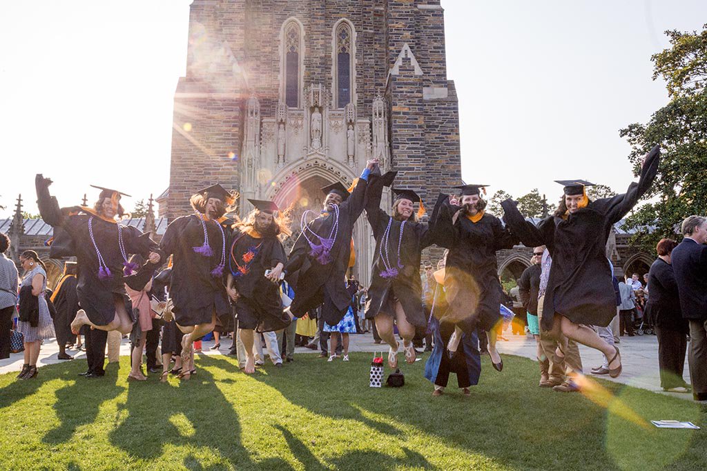 DukeU_Nursing's tweet photo. #tbt fun with Spring 2016 graduation photos of more than 270 of our graduates: https://t.co/NeANMgjSFP #Duke2016 https://t.co/FHVBBXYlvy