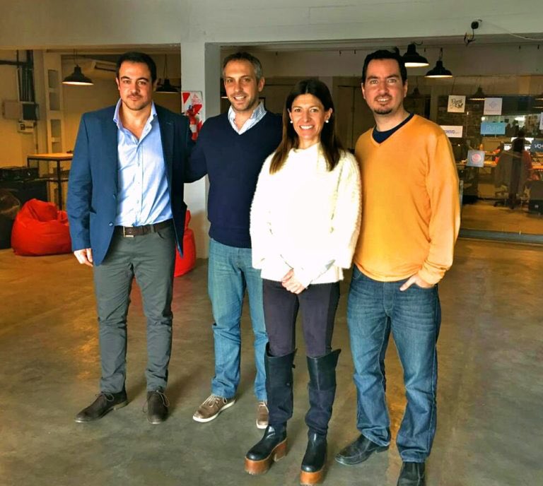 machiditinis's tweet photo. Muchas gracias a los chicos de #ViveoGroup por recibirme 👍🏼👍🏼 https://t.co/C6HyPa1vW8 https://t.co/7zJ2GUmg2G