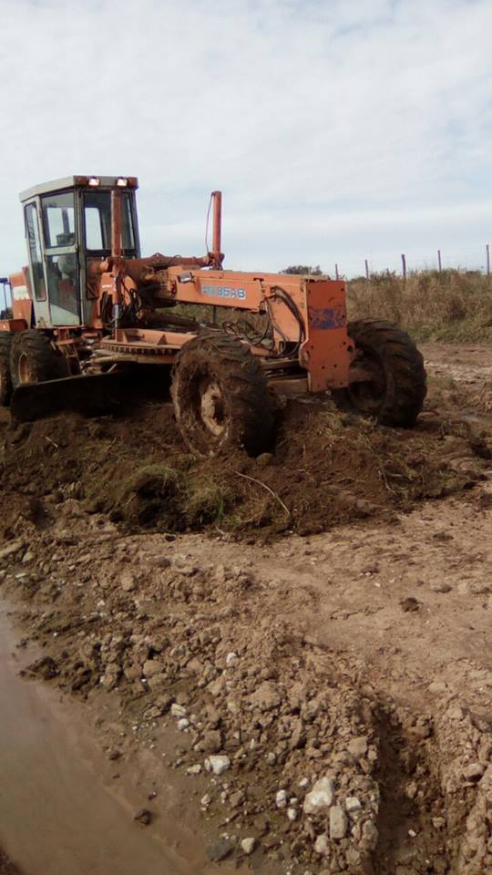 dpventrerios's tweet photo. #ZonalVictoria Antelo #Camino de 5 Esquinas a los Barboza desbarre, transporte, distribucion de suelo y perfilado https://t.co/Rbic3FzK50