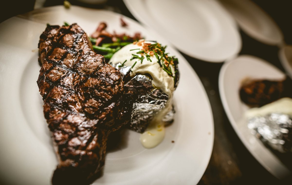 @HMPHOTOLONDON Hello to you too! Monday-Friday we have #socialsteakclub 6-10pm! This is what you're missing! 🍴🌿🍷🍗🍸