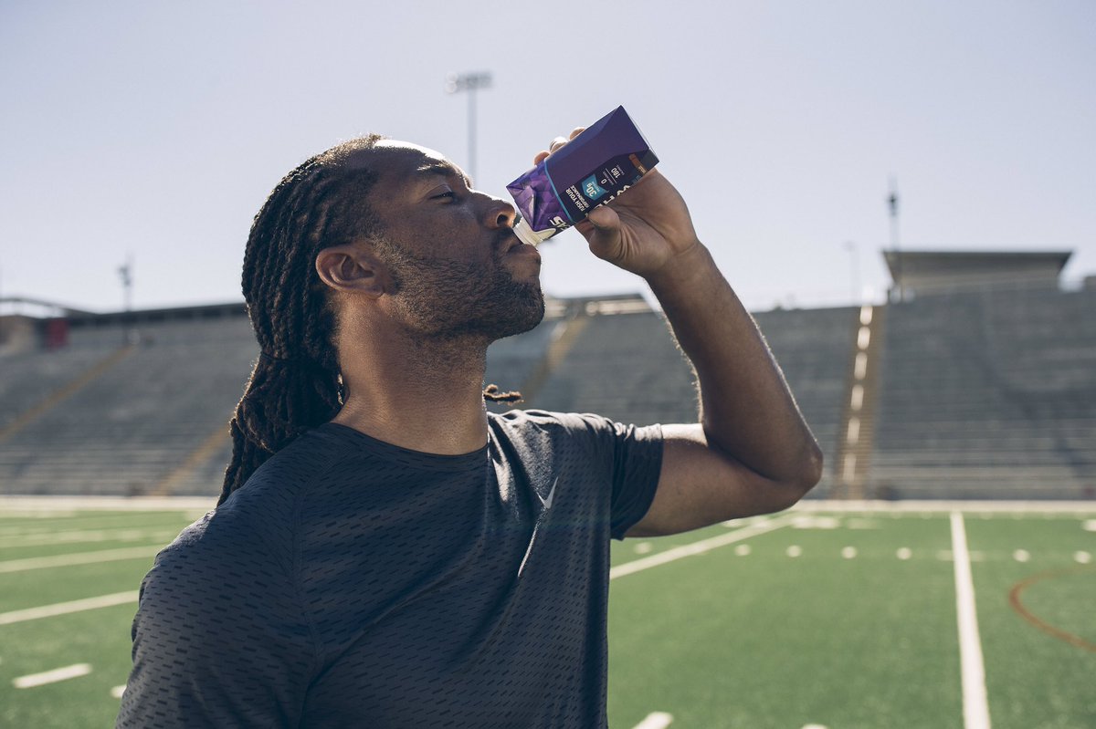 LarryFitzgerald's tweet photo. Deal of the day – up to 50% off @EASBrand and MYO products but it's today only!! https://t.co/gXrAONavrj https://t.co/kOwqEkLWMf