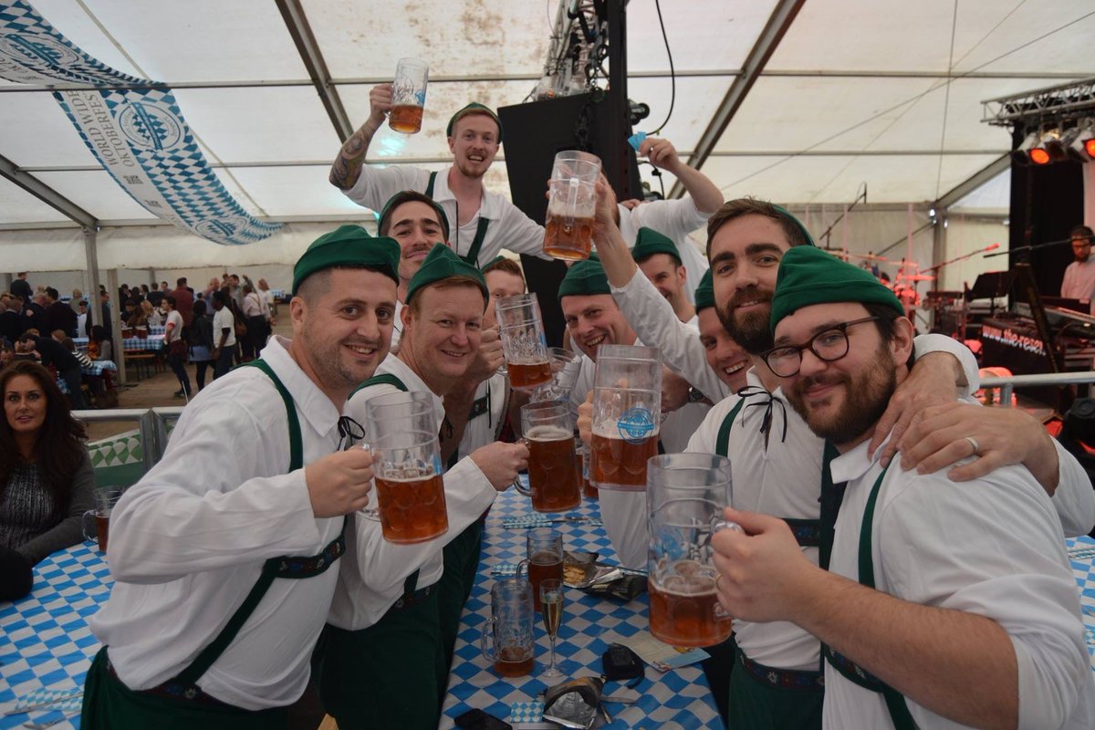 EdinOktoberfest's tweet photo. #throwback cheers, mates! #Edinburgh https://t.co/3ecxOI39ZB