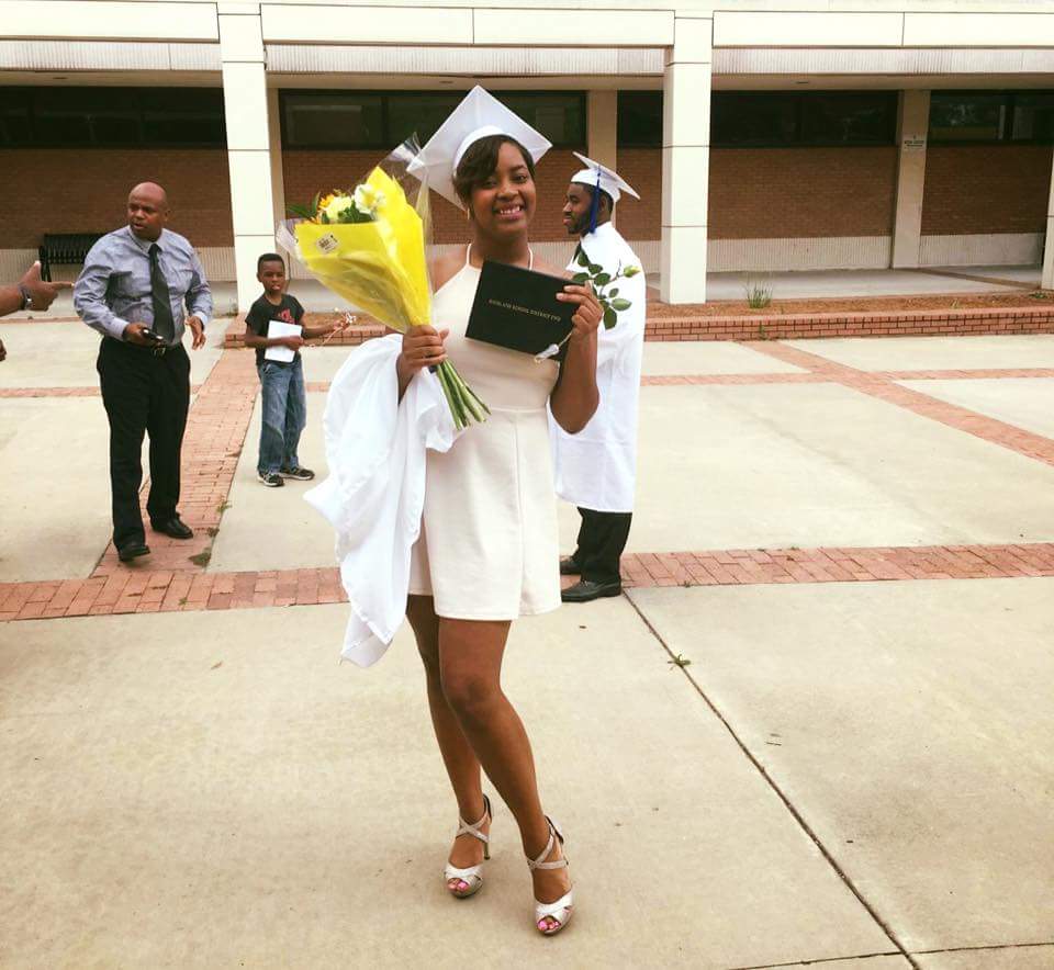 everyblkgirl's tweet image. Niya Kenny graduates from high school! The world is yours @niy_kenny ! #AssaultAtSpringValley #EveryBlackGirl