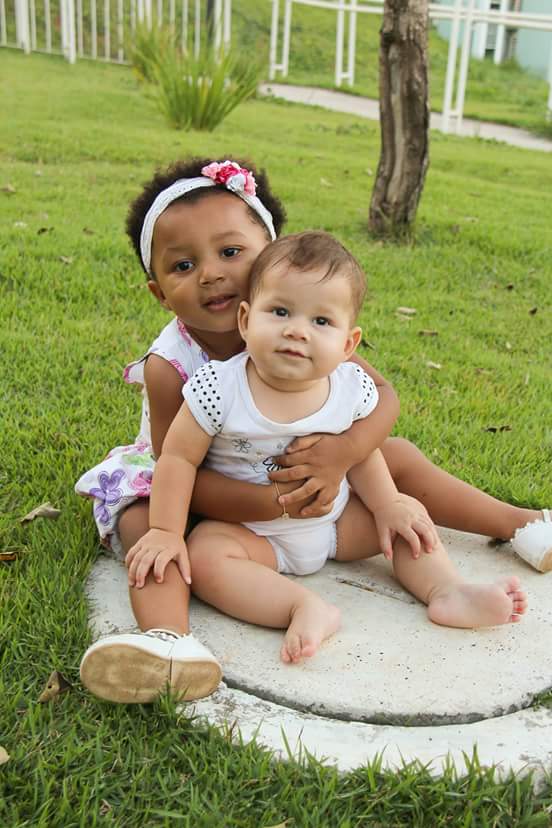 priscillafroess's tweet photo. Feliz 10 meses meu amor! Duas princesinhas 😍#vem1aninho #2p1 👸💜🍼 https://t.co/k6197EJBqG