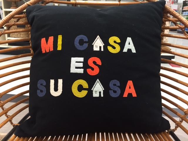 Target's tweet image. Welcome your guests this weekend with that home-sweet-home feeling: tgt.biz/4ap2 #ThursdayThoughts 🏠 ❤️