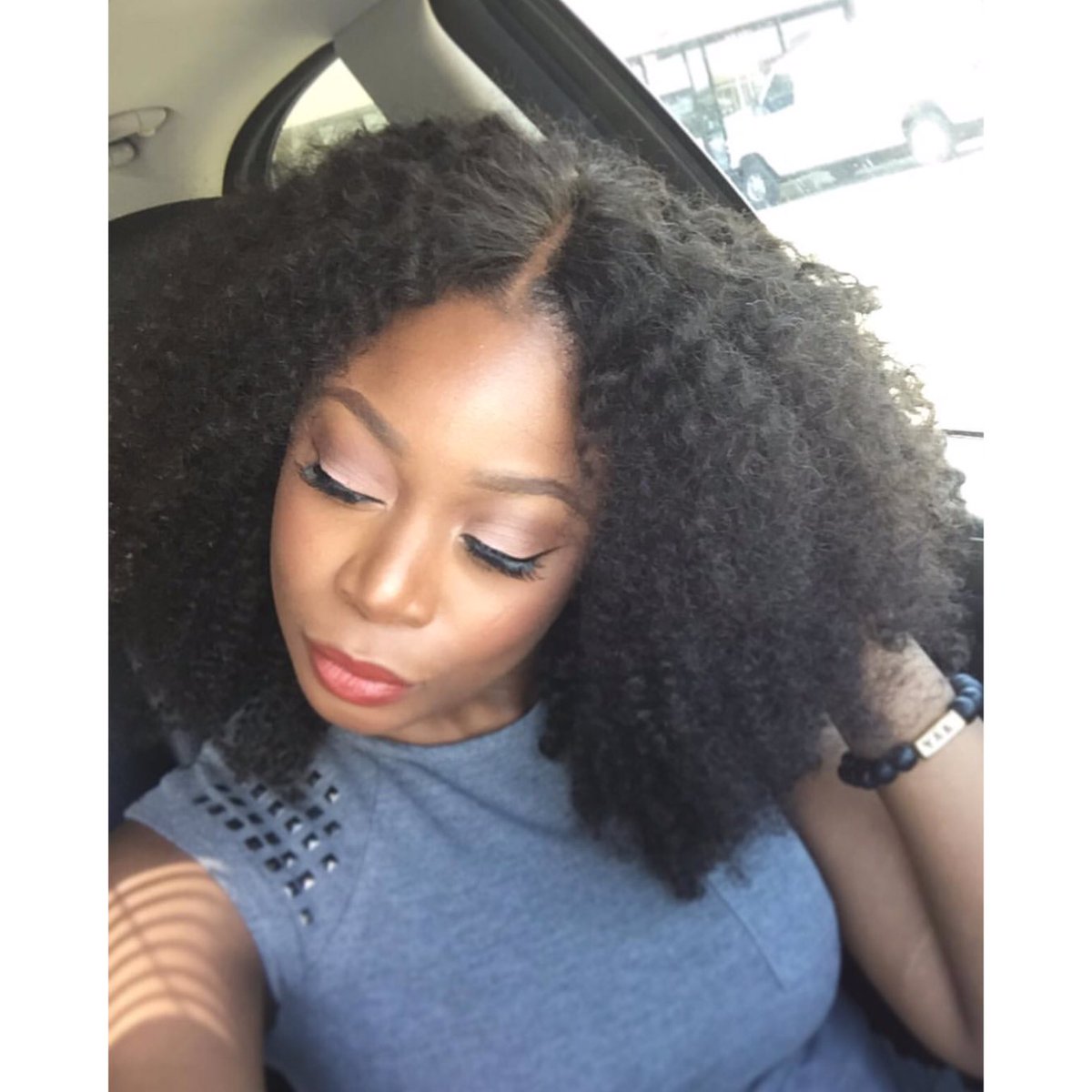 StudioEveliz's tweet photo. Ladies this do is for YOU. Order a custom unit today! #ManeRegalia #studioeveliz #qualityextensions #virginextension https://t.co/Il8WPG4QAN