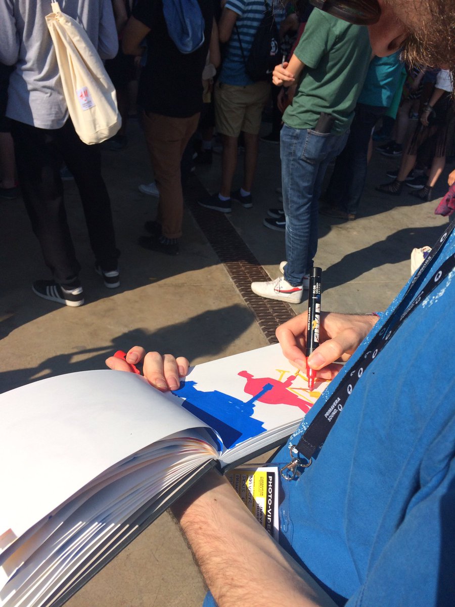 BGMLive's tweet photo. Well this is a #festivalfirst for me, dude is live sketching the band - Nothing Places #primaverasound https://t.co/A8L2bV9qE9