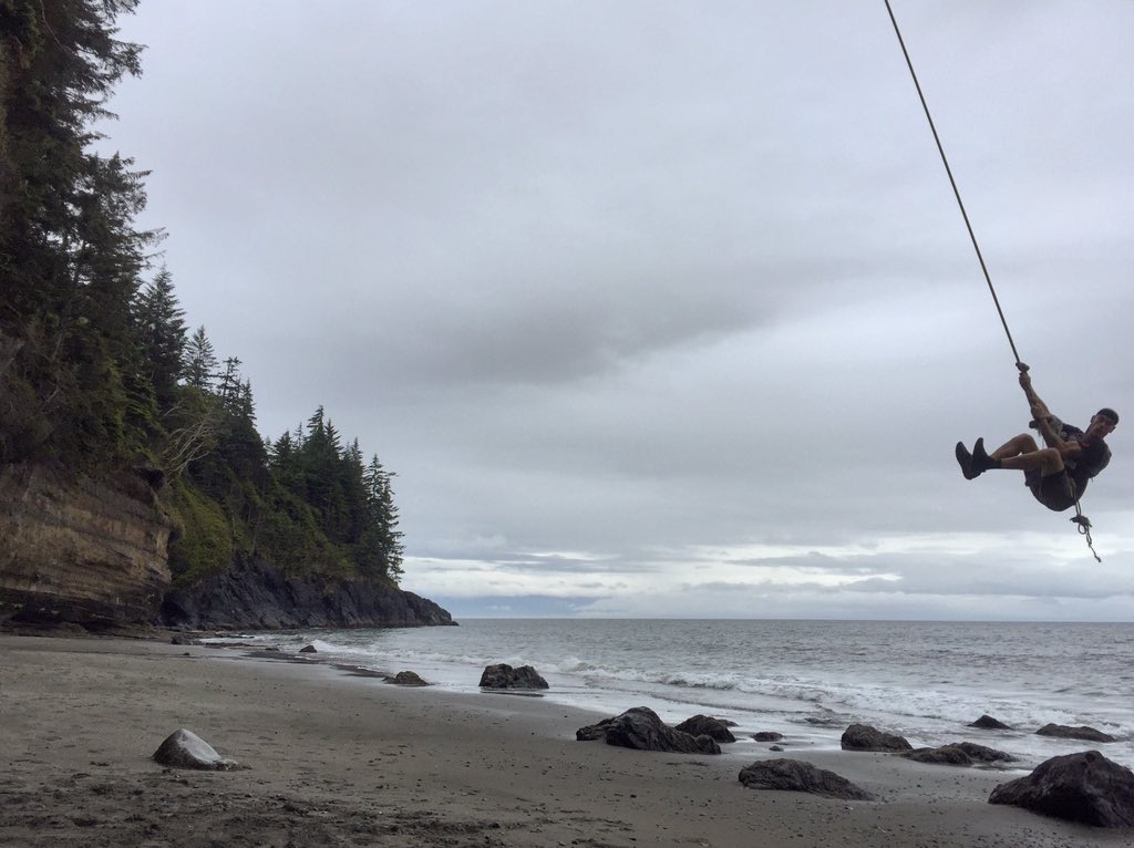 rumon's tweet image. Getting older needn't mean getting less alive. 

Running the Juan de Fuca Trail w/ flair. #explorebc #thesweatlife