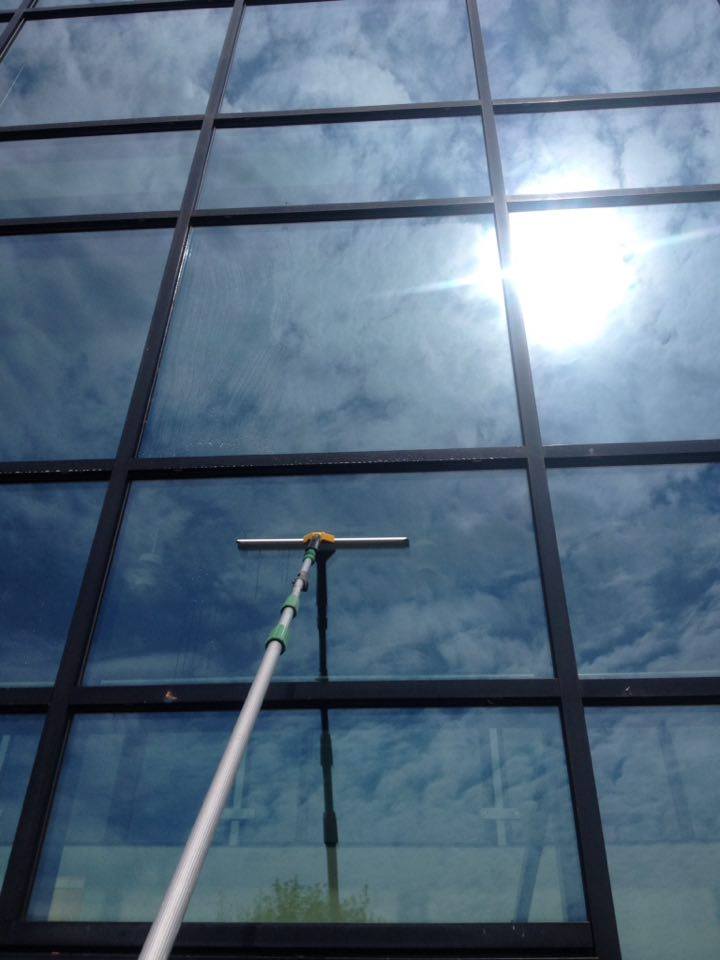 Vask_Service's tweet image. Vinduspuss :)