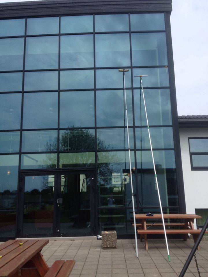 Vask_Service's tweet image. Vinduspuss :)