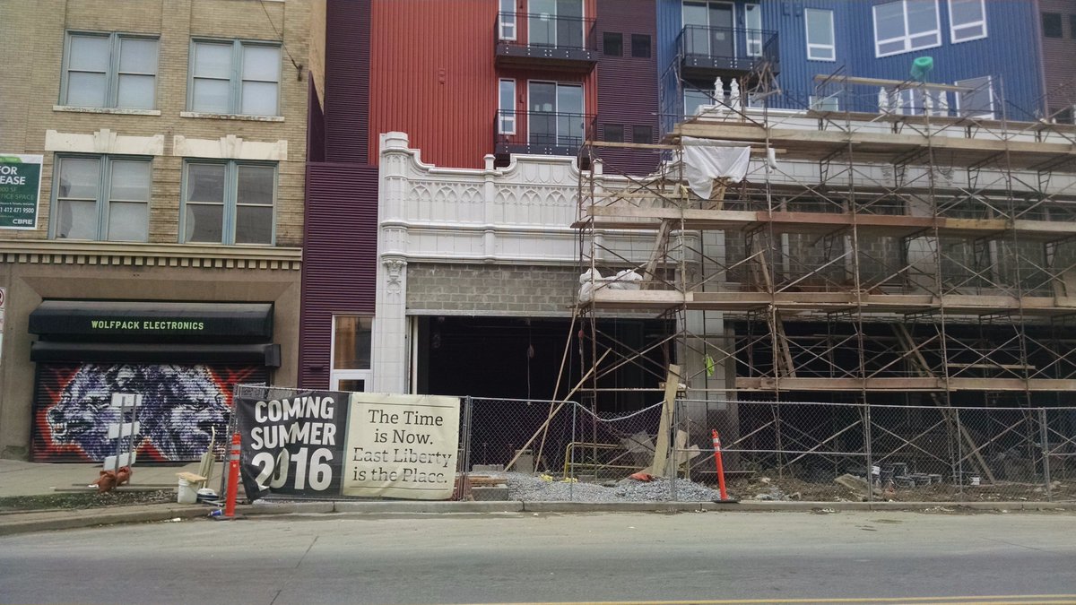 eastendprint's tweet photo. Sweet memories (and a facade) of Bolan's remain. #eastliberty @eastlibertypgh #Pittsburgh https://t.co/X79ZT9suW4