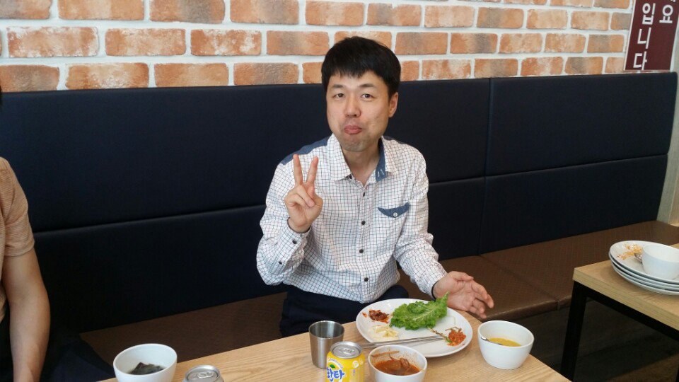 apache_tv's tweet image. #아파치증권사관학교 에  #오프라인교육 이 실시되었습니다.
오늘이 교육이틀쨰입니다.
연일 수익으로 회원들의 미소가 입가를 떠나지 않고 있네요
점심시간.. 교육생중 한분이 운영하는 한식뷔페로 고고씽 하였습니다.