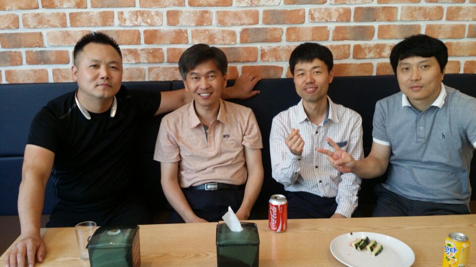 apache_tv's tweet image. #아파치증권사관학교 에  #오프라인교육 이 실시되었습니다.
오늘이 교육이틀쨰입니다.
연일 수익으로 회원들의 미소가 입가를 떠나지 않고 있네요
점심시간.. 교육생중 한분이 운영하는 한식뷔페로 고고씽 하였습니다.