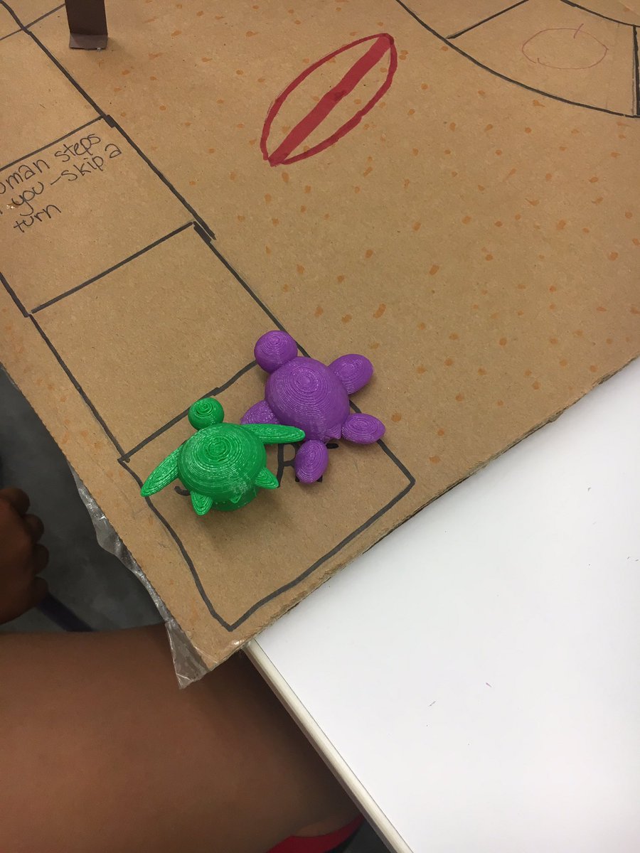 kwilson_klw's tweet photo. @GardnerGrizzly STEM crowded w/ parents playing Ss created games 3D printed pcs @amysbayani @cjevenhuis @LAEFOnline https://t.co/k31YKaPuPl