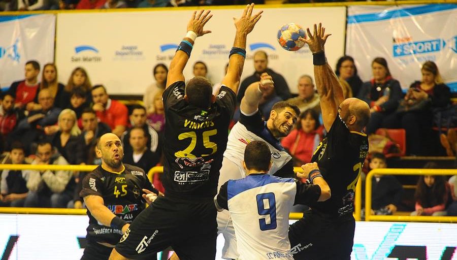 superhandball's tweet photo. "Cuando los naipes están marcados". Reflexiones de Dante luego del #PanamClubesBA2016. Profesionales versus amateurs https://t.co/DmNQY3FROa
