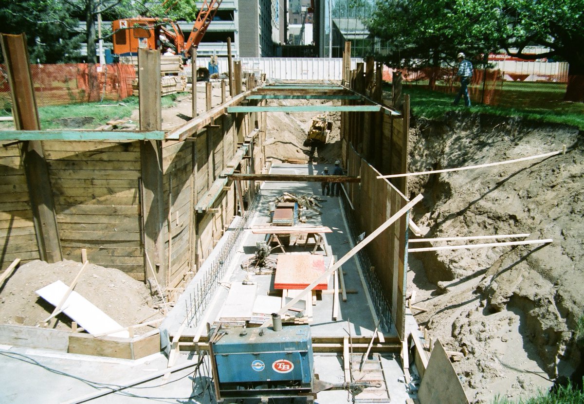 AmericanStrpnt's tweet image. Heres a behind the scenes look at the construction of the Capital Avenue Pedestrian Tunnel in Indianapolis from 1981