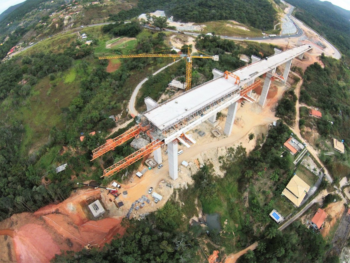 nova_381's tweet image. Após autorização judicial para desmate, a Empresa Construtora Brasil avança na obra do viaduto de 600m...